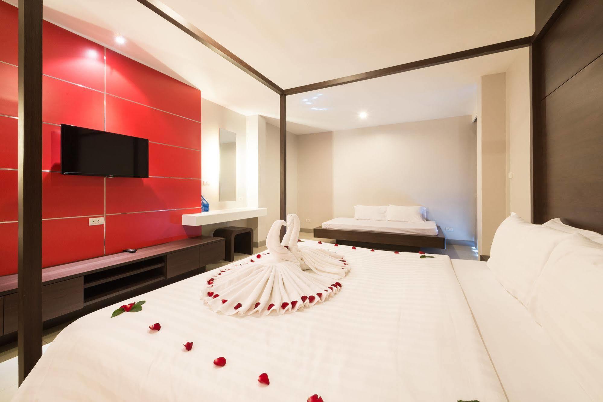 Alfresco Phuket Hotel Patong Kültér fotó