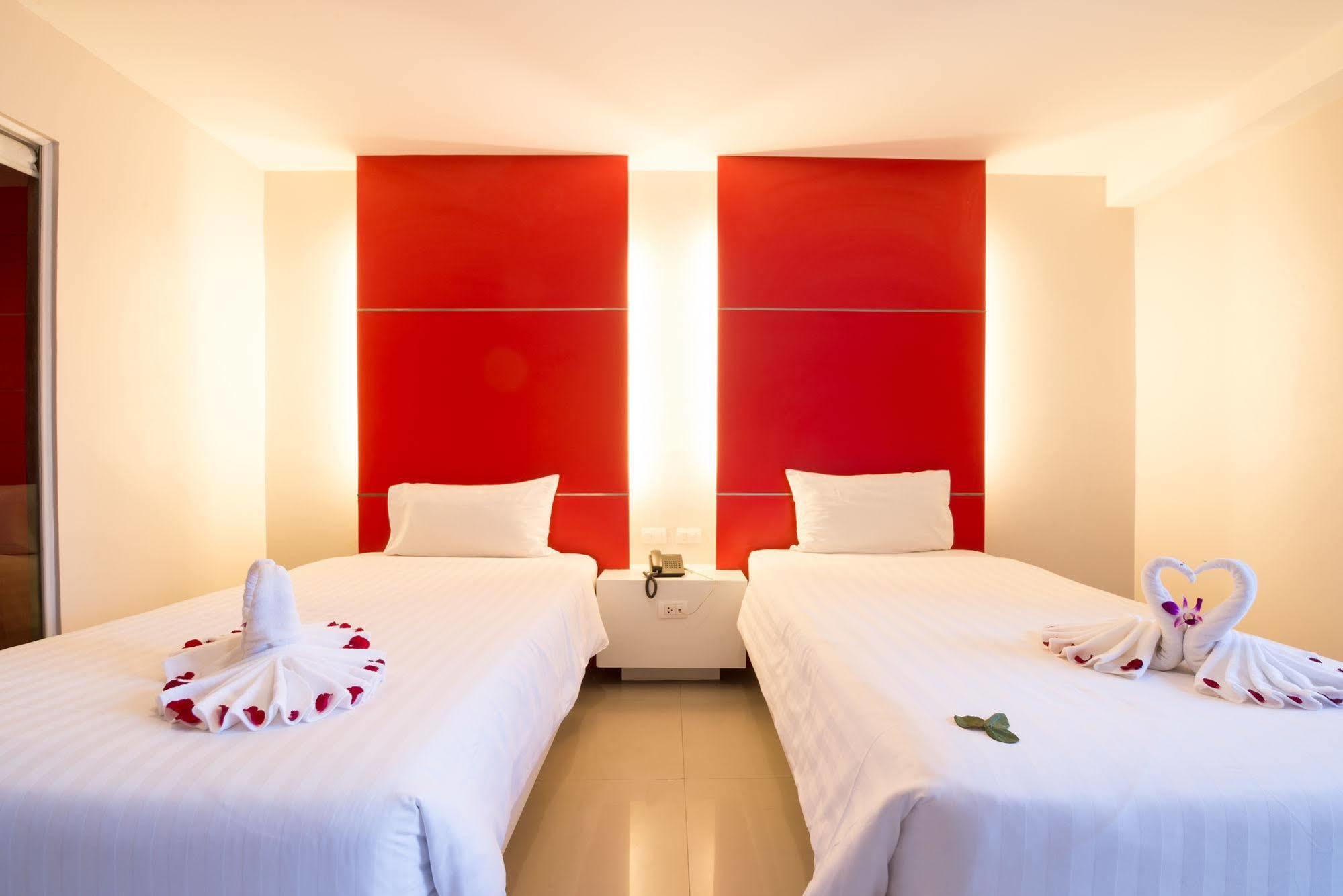 Alfresco Phuket Hotel Patong Kültér fotó